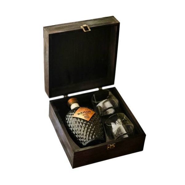 Saigon Baigur Dry Gin Gift Box 43